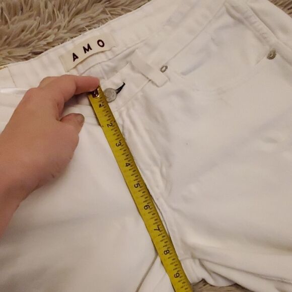 Slightly distressed AMO "twist" cropped jeans - Picture 7 of 8